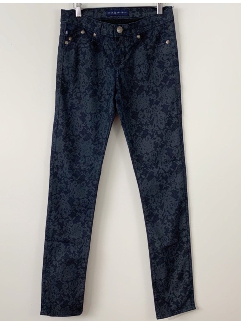 ROCK & REPUBLIC . Berlin Floral Print Pants . 6, 31” inseam